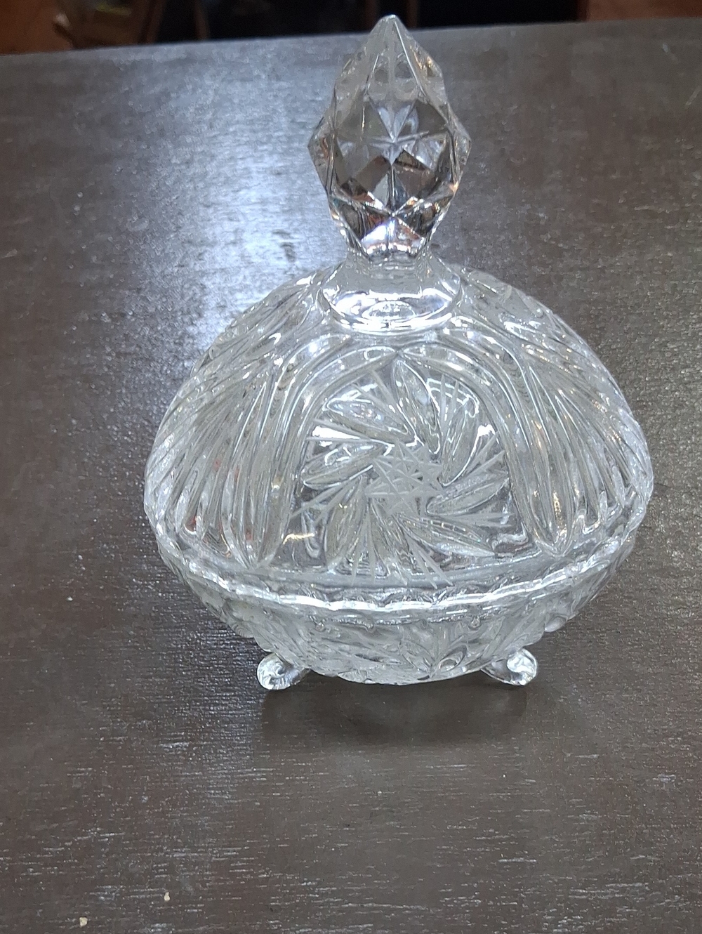 Bohemian crystal lidded 3 toed with pinwheel starburst design